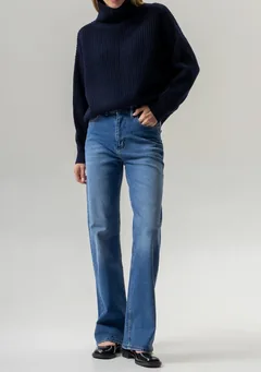 Джемпер из шерсти крупной вязки